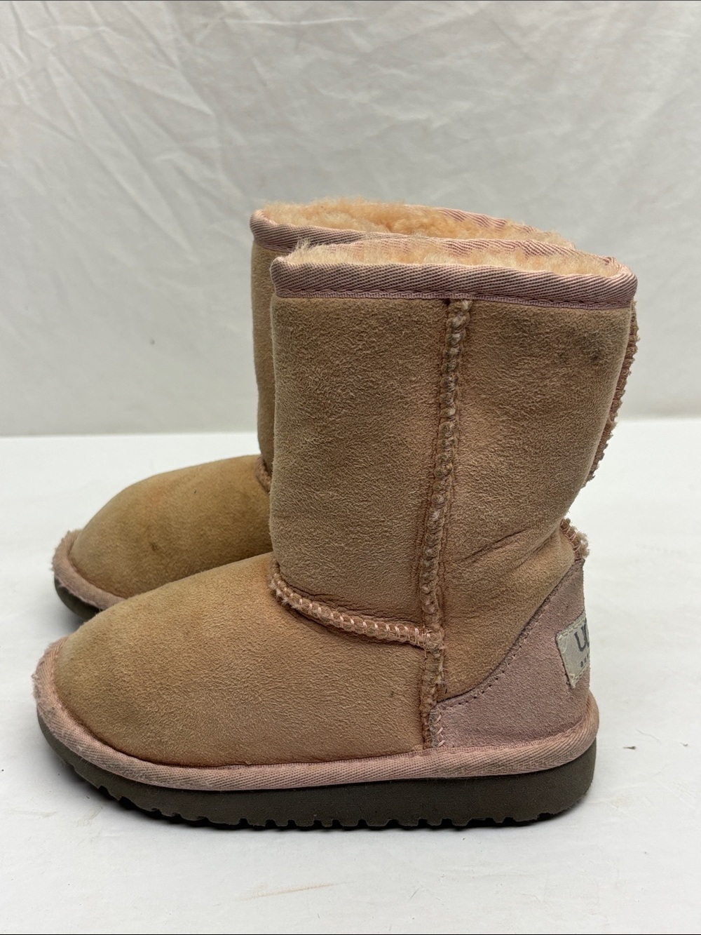 UGG Classic Short Boots size 10 toddler girl, box 72 - Picture 2 of 8
